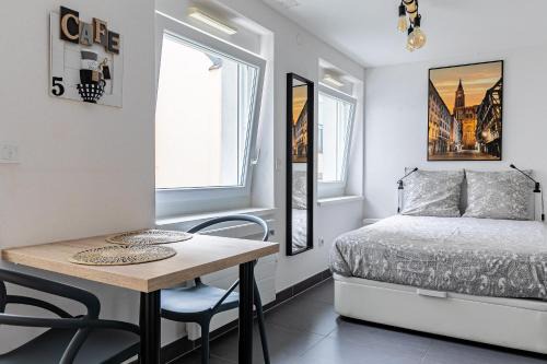 Poincare Apartment | Convenient Résidence le Premium: Accessible Studio Stay