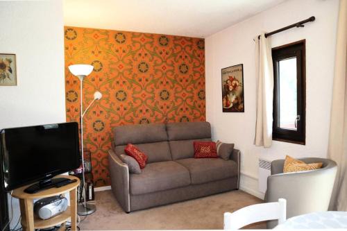 Les Orres Apartment | Résidence Le Sunny Snow: Cozy Studio for Family Getaways
