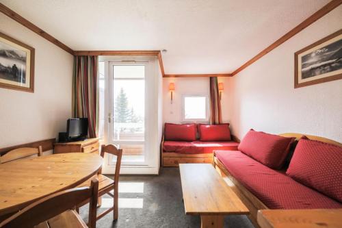 Eclose-Ouest Apartment | Discover Résidence Les Horizons d'Huez - Ideal for Families