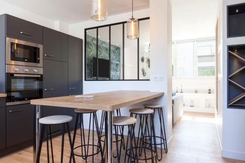 Laval Apartment | Discover Résidence Maréchal Leclerc: Family-Friendly Stay