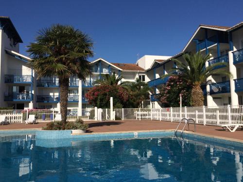 Behobie Apartment | Oceanfront Résidence Mer & Golf Fort Socoa with Pool