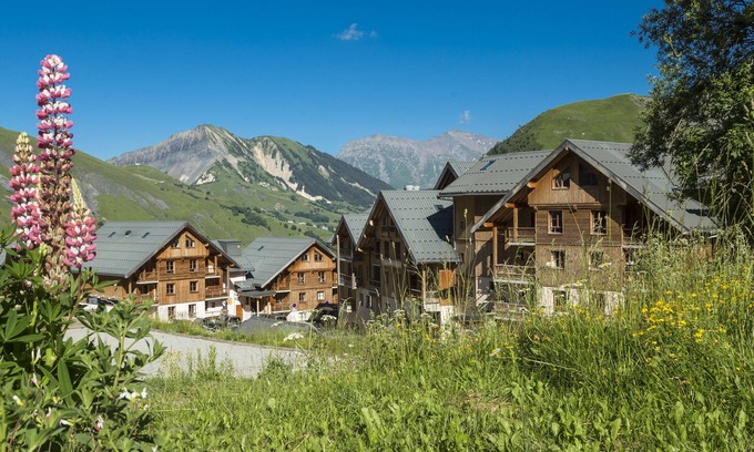Saint-Sorlin-d'Arves House | Discover Résidence Prestige Odalys L'Orée des Pistes Retreat