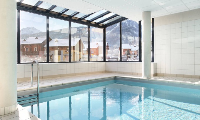 La Salle-les-Alpes House | Delightful Résidence Prestige Odalys Aquisana with Spa & Pool
