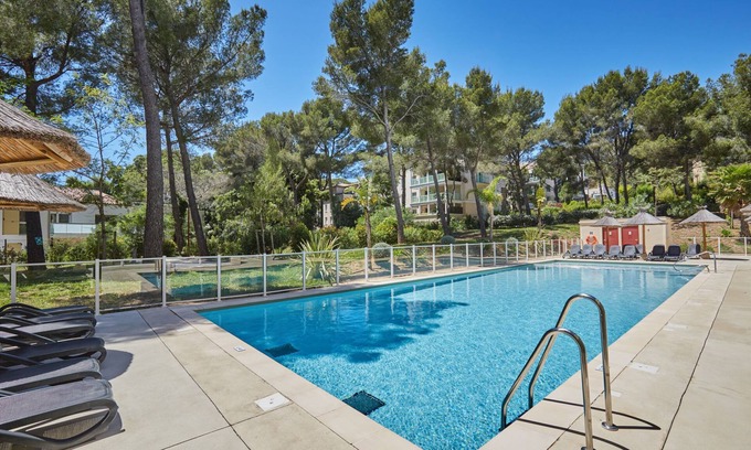 Cavalaire-sur-Mer House | Relaxing Getaway at Résidence Prestige Odalys Les Canissons
