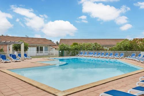 Salleles-d'Aude Apartment | Relaxing Stay at Résidence Odalys Côté Canal with Pool