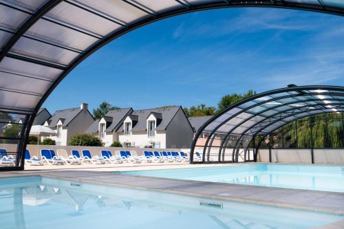 Crozon Resort | Oceanfront Residence Odalys Horizon Morgat with Pool Access