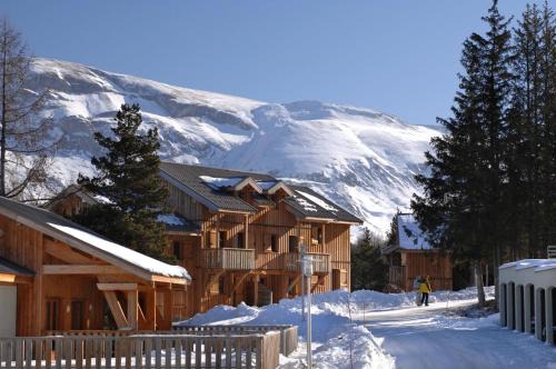 Saint-Etienne-en-Devoluy Apartment | Discover Résidence Odalys L'Orée des Pistes with Pool & Pets