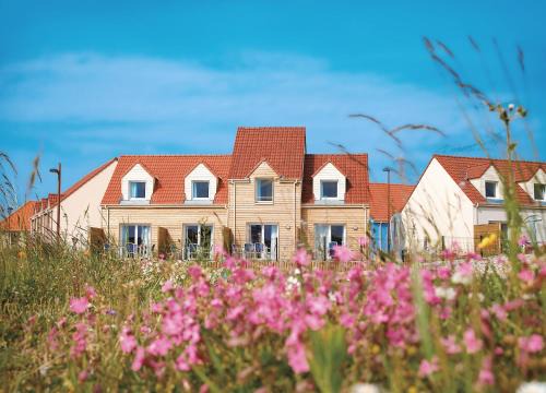 Le Crotoy House | Relax at Résidence Odalys Les Villas de la Baie with Pool