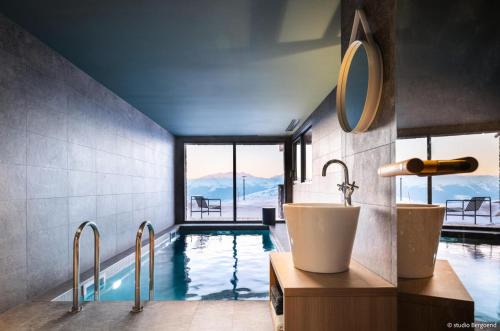 Arc-1800 Ski Chalet | Family-Friendly Résidence Osarcs with Pool Access
