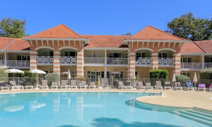 Soulac-sur-Mer Resort | Pet-Friendly Residence with Ocean View & Pool Access