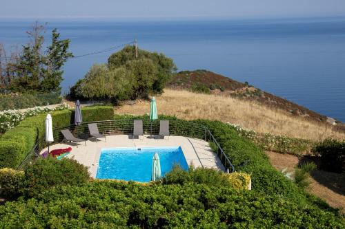 Calcatoggio House | Experience Oceanfront Bliss at Résidence Pietri 4-Star Hotel