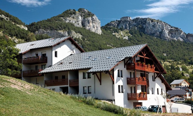 Avrieux Apartment | Pet-Friendly Résidence Plein Soleil with Breakfast Included