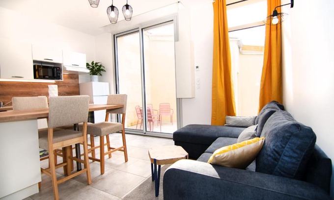 Tayac House | Oceanfront Escape at Résidence Pompidou Libourne - 9.5/10