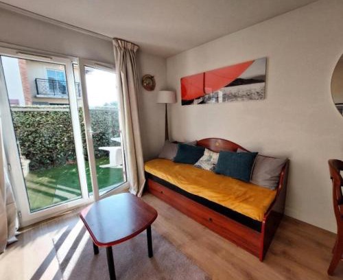Port Guillaume Apartment | Inviting Résidence Port Guillaume with Pool and Hot Tub
