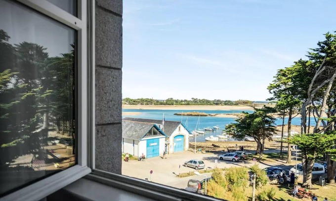 Le Croisic Apartment | Budget-Friendly Résidence Saint Goustan with Ocean View