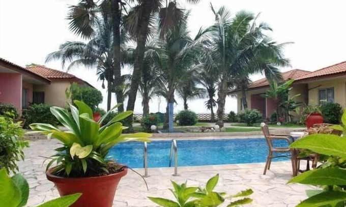 Pointe-Noire Hotel | Relax at Résidence Saint-Jacques Bord de Mer with Pool & Dining
