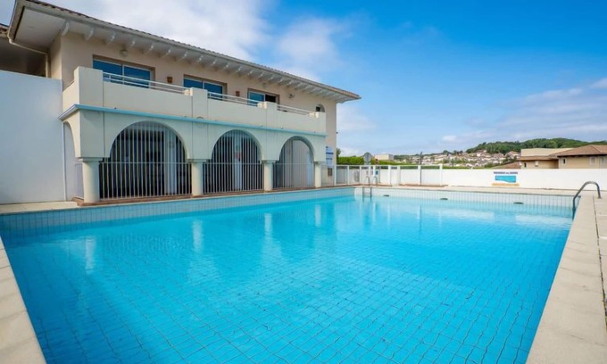 Ciboure Apartment | Oceanfront Getaway at Résidence Soko Eder - Rated 9/10