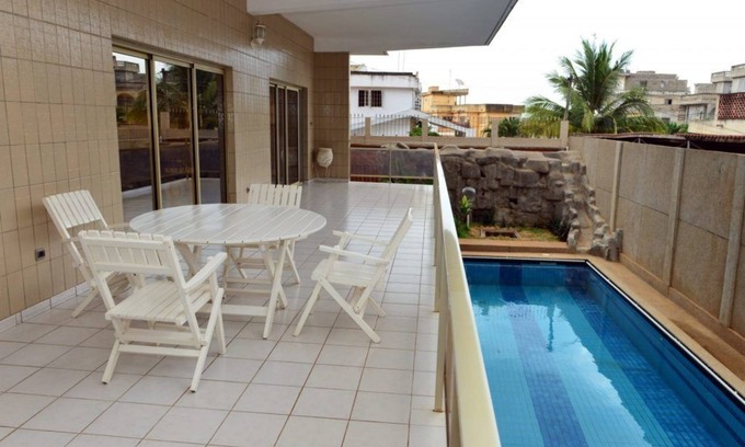 Lome Hotel | Welcoming Résidence Theresia: Pool, Restaurant & More