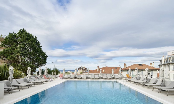 Biarritz City Centre House | Pet-Friendly Oceanfront Residence with Spa & Pool Access