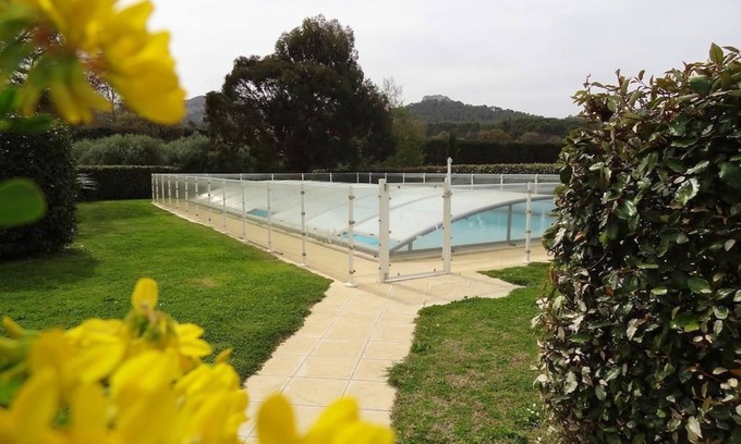 St.-Remy-de-Provence Hotel | Eco-Friendly Retreat at Résidences de Métifiot - Rated 9.4/10