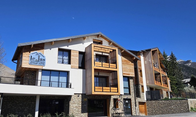 Ancelle Apartment | Guest Rated 10/10 at Résidencet3 Neuf: Ideal Winter Getaway
