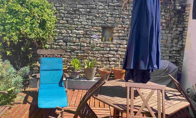 Saint-Clement-des-Baleines House | Cozy Rétaise House Just Steps from the Beach