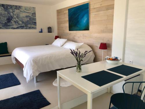 Saint-Laurent-de-Cerdans Bed & Breakfast | Oceanfront Retreat at Rêve d'Etoiles - Guest Rated 10/10