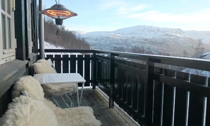Roldal Apartment | Discover Røldal: Family-Friendly with Breakfast Included