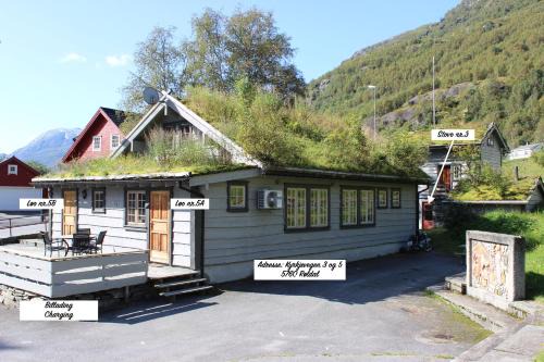 Roldal House | Discover Røldalstunet Overnatting: Family-Friendly Retreat