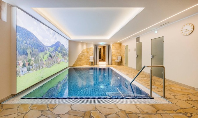 Waltersdorf Hotel | Rübezahlbaude: Family-Friendly Retreat with Pool & Dining
