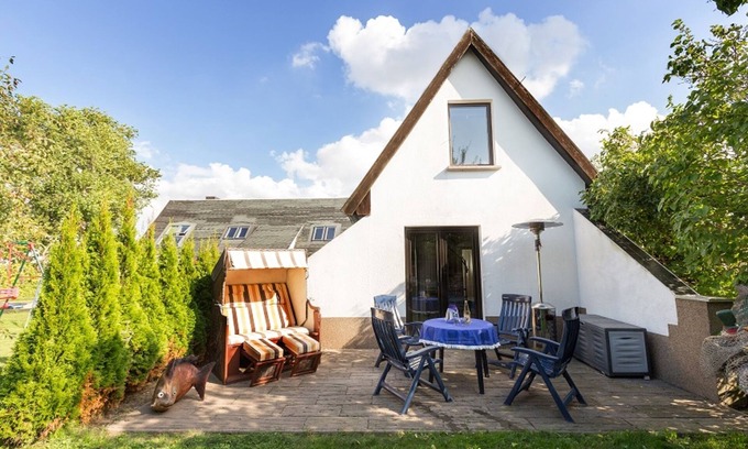 Parchtitz House | Pet-Friendly RügenHeart 1 Fischerhütte - Rated 9.4/10