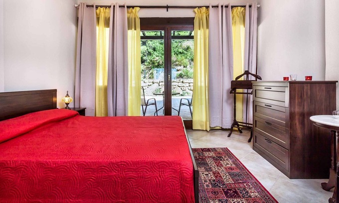 Keratsini-Drapetsona Villa | R 1203 Aspen Villas- Suite with Mountain View, Sea View & Garden View.