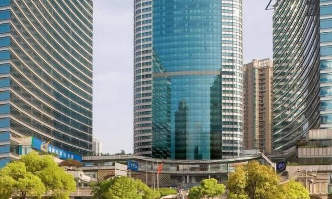 Dapuqiao House | R 1543 Pullman Shanghai Skyway with Sauna , Indoor Pool, And Fitness Facilities