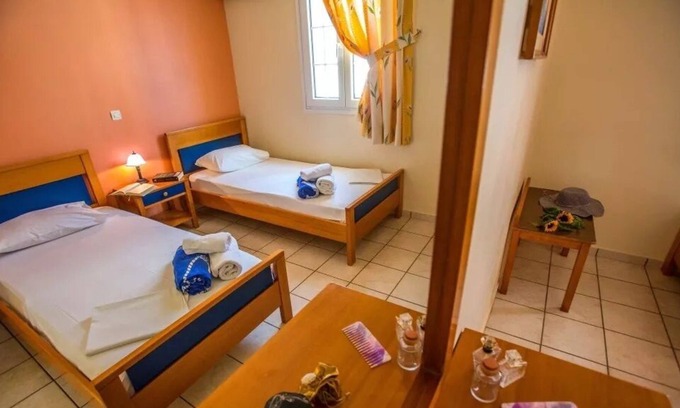 Lourdata Apartment | R 3290 Apartment Harshad With Coffee Facilities ,Dining Table & Sitting Area.