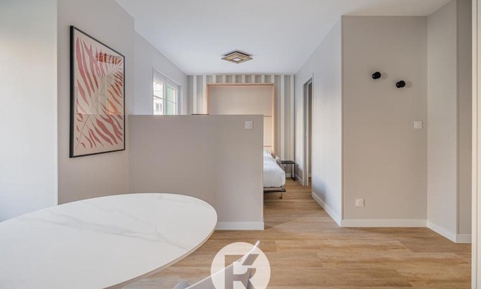 Quartier Exposition-Bajatiere Apartment | R'Appart L'atelier Voyageur S1