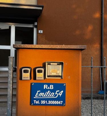 Cadeo Bed & Breakfast | Pet-Friendly R & B Emilia 54: Ideal for Family Getaways