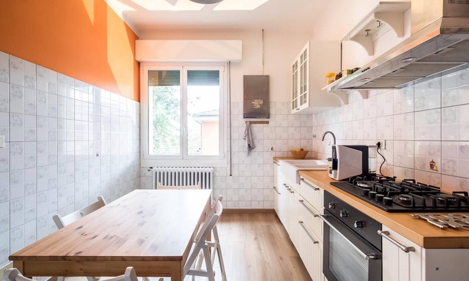 San Donato Bed & Breakfast | Relax at B&B La Villa: Spa, Restaurant & Breakfast Included