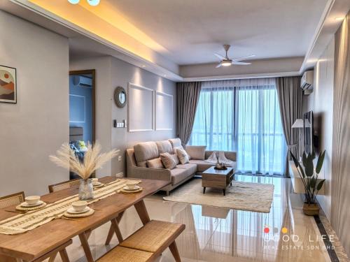Central District Apartment | R&F Princess Cove 2, 3BR, Sea View, JB CIQ, by Good Life Homestay