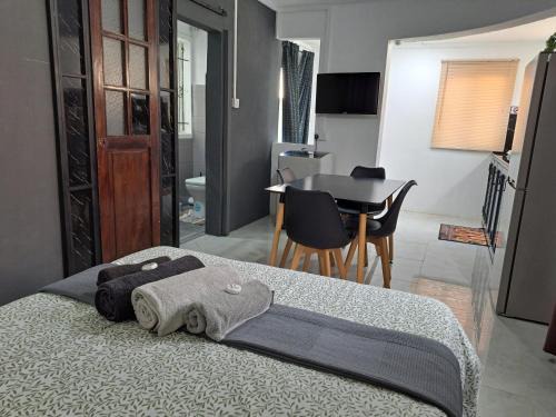Tombeau Bay House | Relaxing R Garden Studio 2 for Couples in a Comfortable Setting
