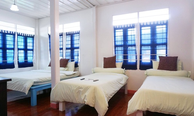 Lampang Hotel | Budget-Friendly R-Lampang Guest House with Breakfast & Kitchen