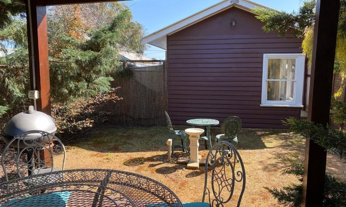 Maryborough House | Blue Diamond Studio: Family-Friendly Retreat in Maryborough
