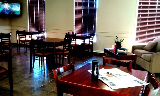 Provost Hotel | Relax at R&R Inn: Family-Friendly with Breakfast Included
