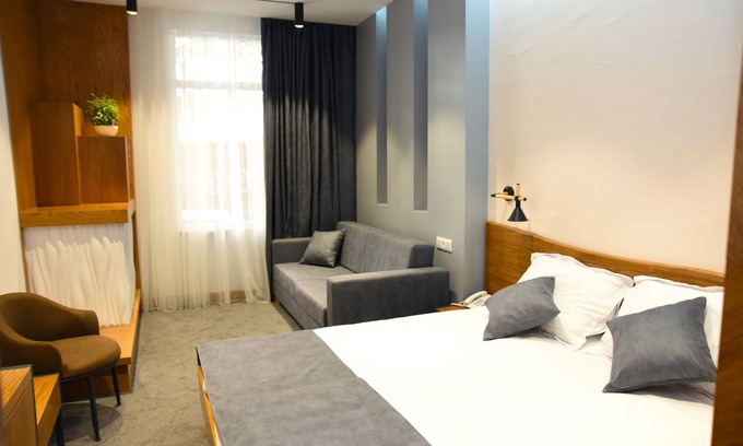 Kentron Hotel | Relaxing Retreat at R&R INN: Family-Friendly Amenities