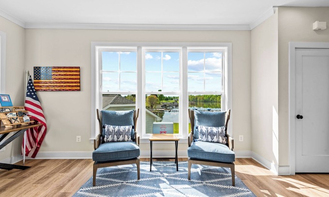 Livingston House | Experience Thrills at R&R Lake Anna: Waterfront & Fun!