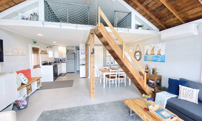 Sand Creek Cottage | Exceptional R&R Lake Front Cottage with Spa & Ocean Views