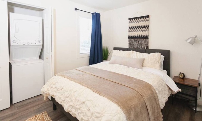 Gold Hill Cottage | Family-Friendly Retreat with River Views and Pet Amenities
