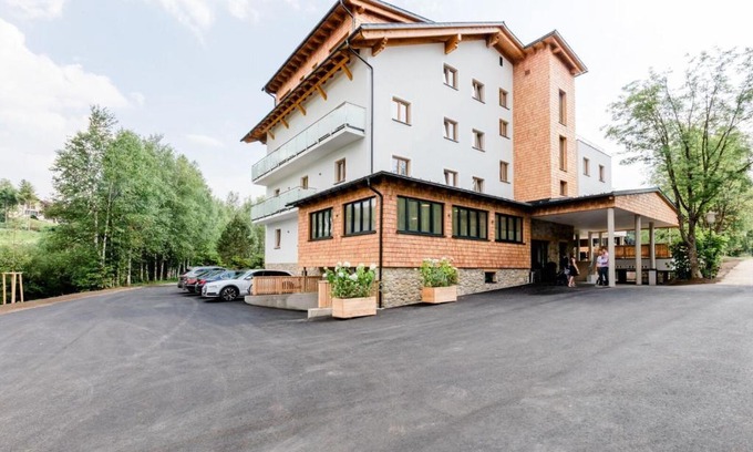 Mitterbach am Erlaufsee Hotel | Discover Oceanfront Comfort at R&R Residenzen Hotel