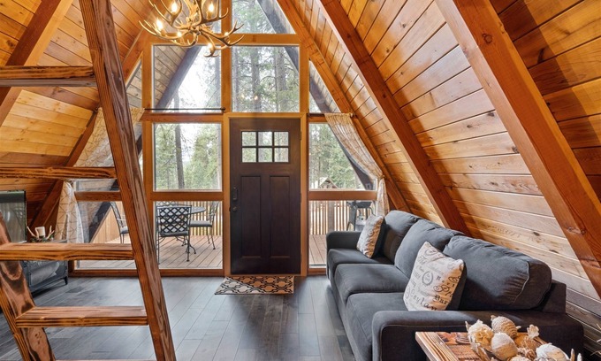 Leavenworth Cabin | R&R Retreat - Cozy A-Frame with Family-Friendly Amenities