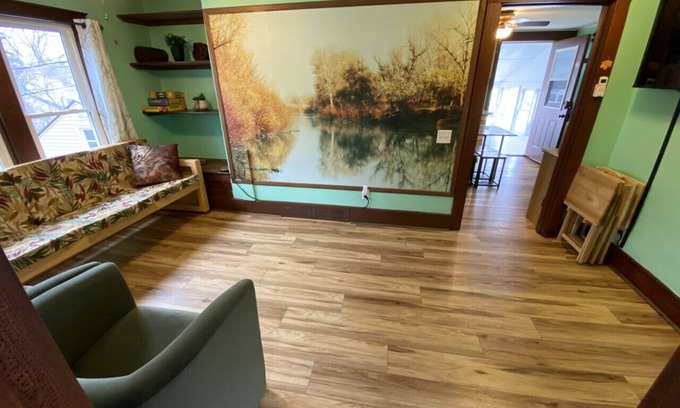 Davison Apartment | Relaxing R&R Suite in Downtown Davison - Pet Friendly Escape
