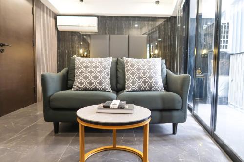 Singapore River Apartment | Family-Friendly Getaway at Re:charge Residences